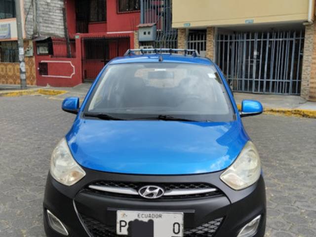 Hyundai i10 Std azul gasolina Quito